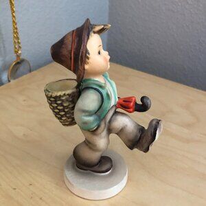 VTG Hummel Globe Trotter Little Boy with Umbrella Figurine 1960 1972 W Germany